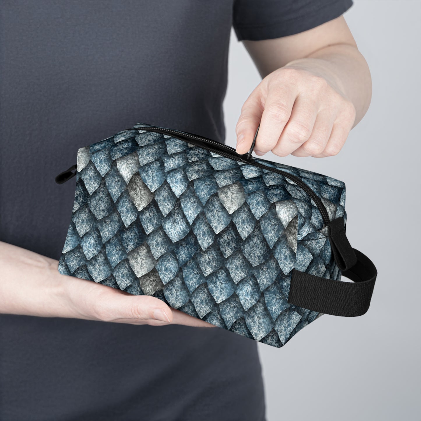 Dragon Scale Toiletry Bag - Multifunctional & Durable Organizer for Adventurers and Fantasy Lovers