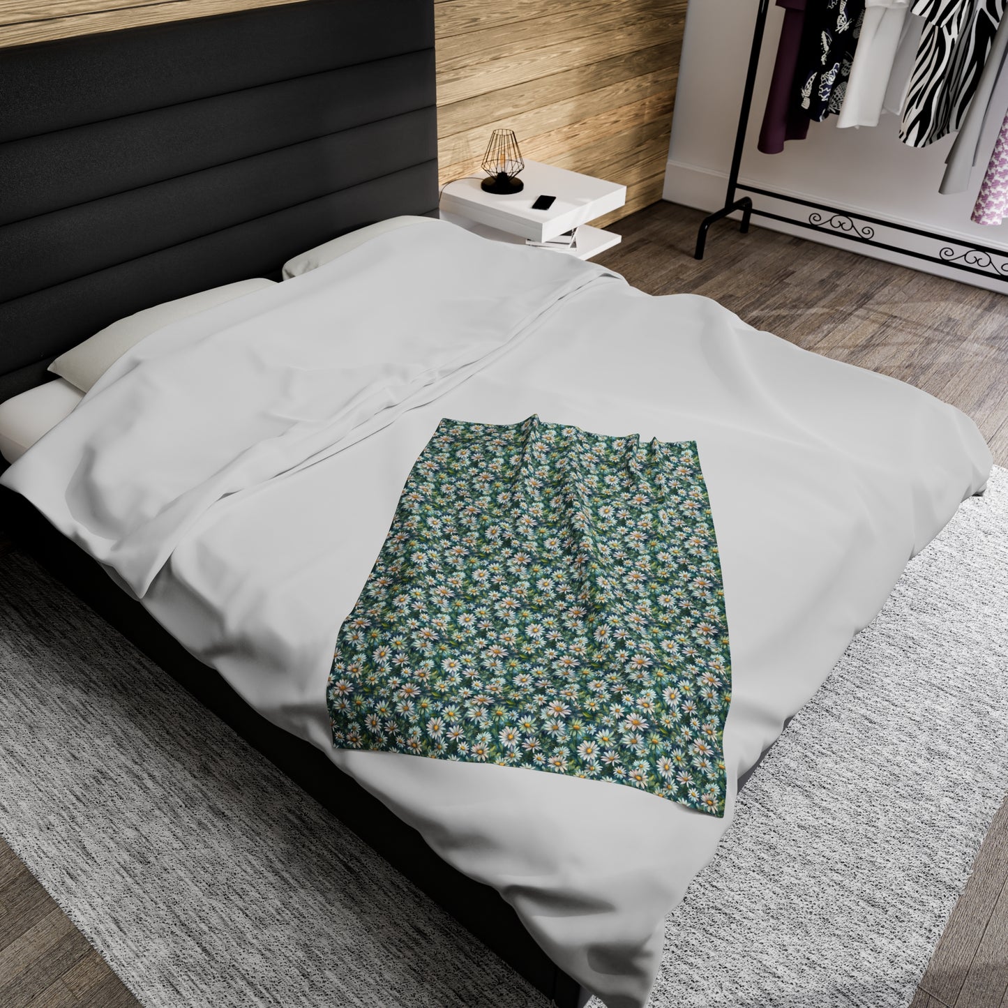 Daisy Print Velveteen Plush Blanket | Soft, Cheerful, Luxurious and Comforting | Available in Multiple Sizes