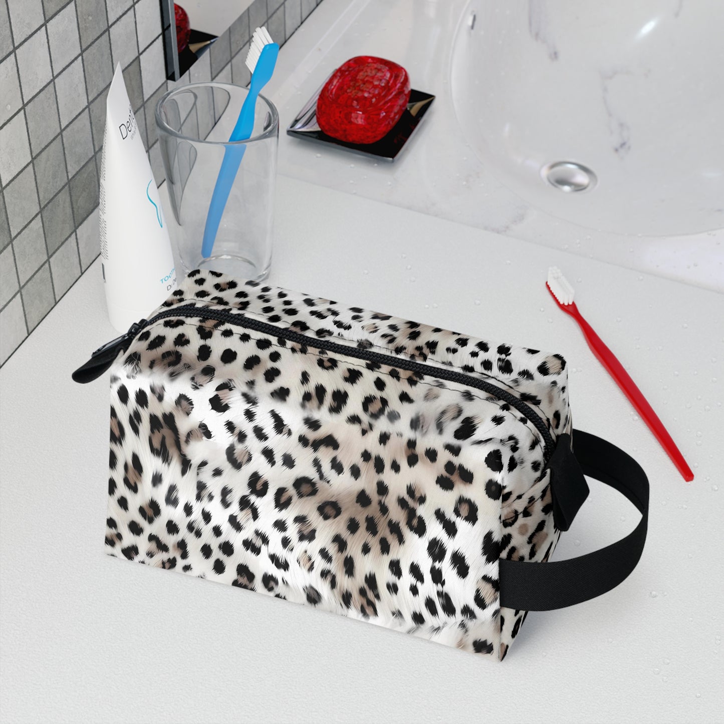 Leopard Print Toiletry Bag - Chic & Durable Organizer for the Style-Savvy Traveler